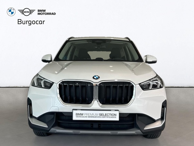 BMW X1 sDrive20i color Blanco. Año 2023. 125KW(170CV). Híbrido Electro/Gasolina. En concesionario Motor Gorbea de Álava
