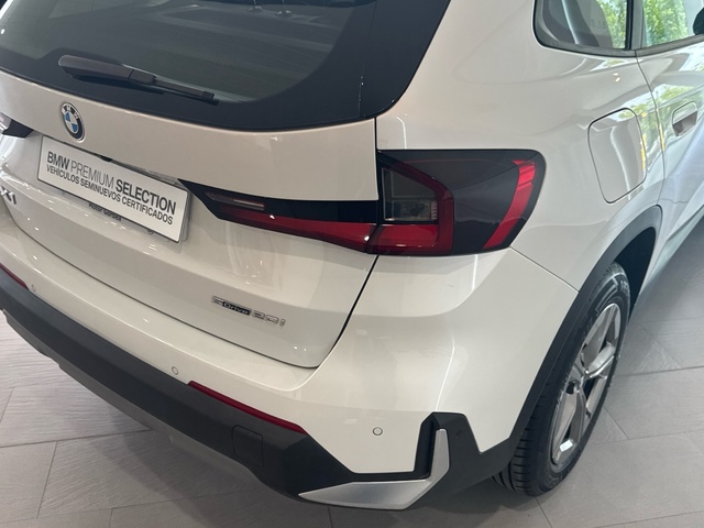 BMW X1 sDrive20i color Blanco. Año 2023. 125KW(170CV). Híbrido Electro/Gasolina. En concesionario Motor Gorbea de Álava
