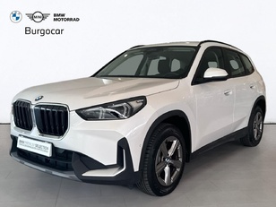 Fotos de BMW X1 sDrive20i color Blanco. Año 2023. 125KW(170CV). Híbrido Electro/Gasolina. En concesionario Motor Gorbea de Álava