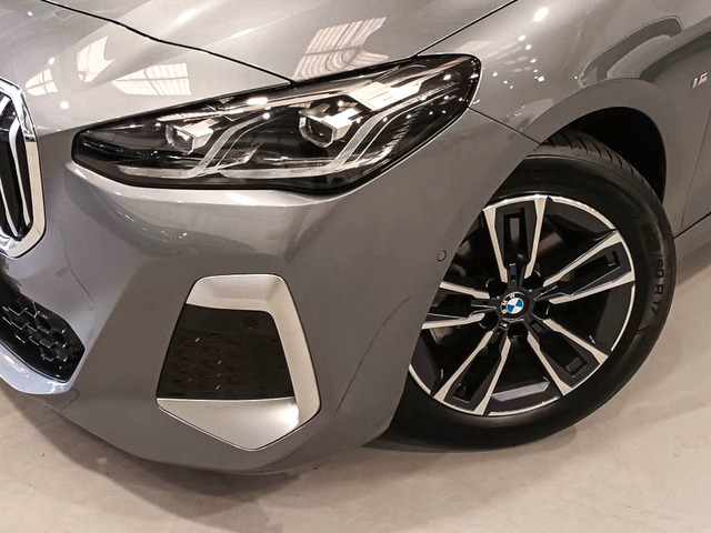 BMW Serie 2 218i Active Tourer color Gris. Año 2024. 100KW(136CV). Gasolina. En concesionario Barcelona Premium -- GRAN VIA de Barcelona