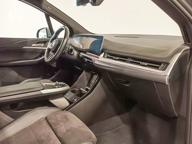 BMW Serie 2 218i Active Tourer color Gris. Año 2024. 100KW(136CV). Gasolina. En concesionario Barcelona Premium -- GRAN VIA de Barcelona