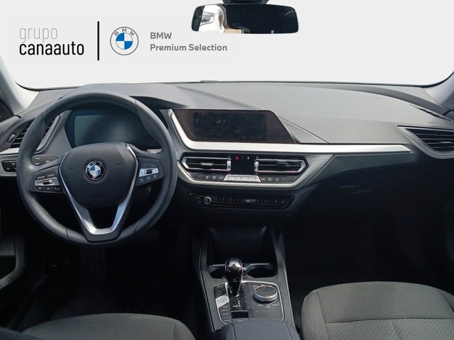 BMW Serie 2 216d Gran Coupe color Blanco. Año 2024. 85KW(116CV). Diésel. En concesionario TACO de Sta. C. Tenerife