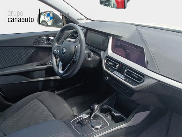 BMW Serie 2 216d Gran Coupe color Blanco. Año 2024. 85KW(116CV). Diésel. En concesionario TACO de Sta. C. Tenerife