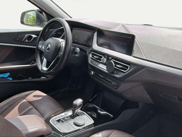 BMW Serie 1 120d color Blanco. Año 2022. 140KW(190CV). Diésel. En concesionario Motri Motor Jaén de Jaén