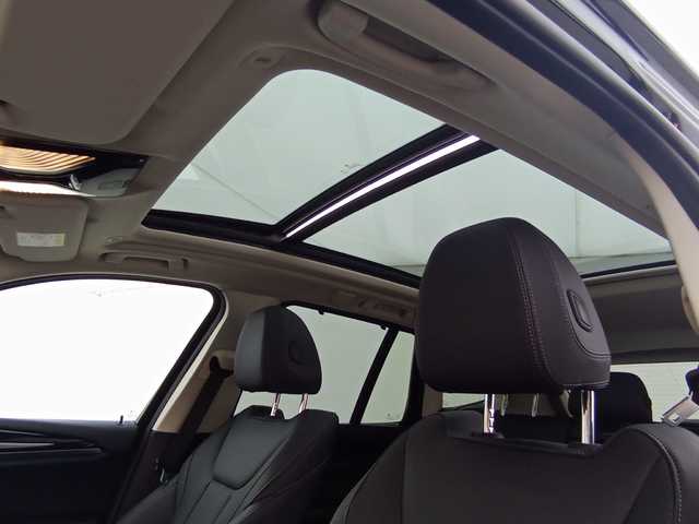 BMW X3 xDrive30e color Negro. Año 2024. 215KW(292CV). Híbrido Electro/Gasolina. En concesionario Augusta Aragon S.A. de Zaragoza