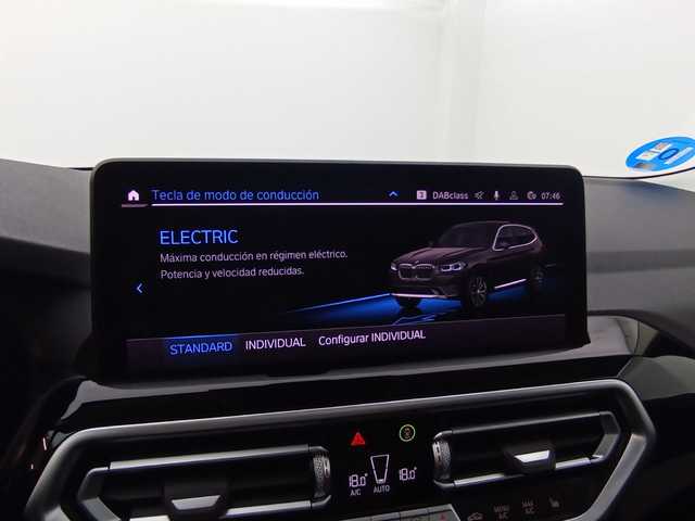 BMW X3 xDrive30e color Negro. Año 2024. 215KW(292CV). Híbrido Electro/Gasolina. En concesionario Augusta Aragon S.A. de Zaragoza