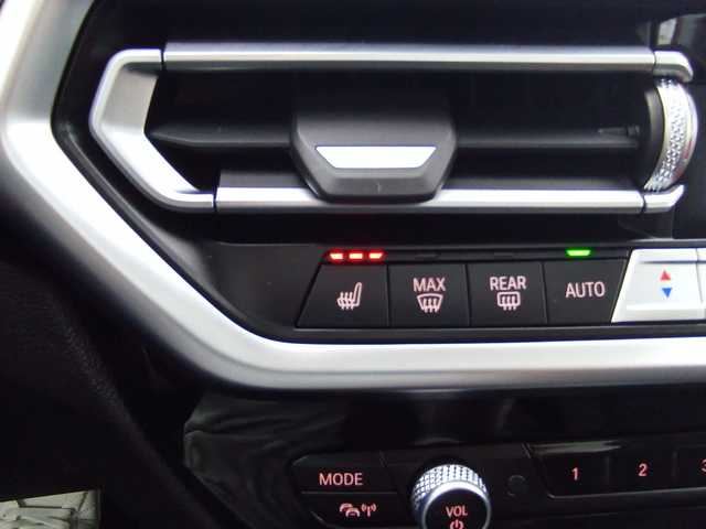 BMW X3 xDrive30e color Negro. Año 2024. 215KW(292CV). Híbrido Electro/Gasolina. En concesionario Augusta Aragon S.A. de Zaragoza