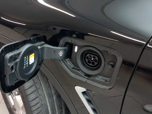 BMW X3 xDrive30e color Negro. Año 2024. 215KW(292CV). Híbrido Electro/Gasolina. En concesionario Augusta Aragon S.A. de Zaragoza