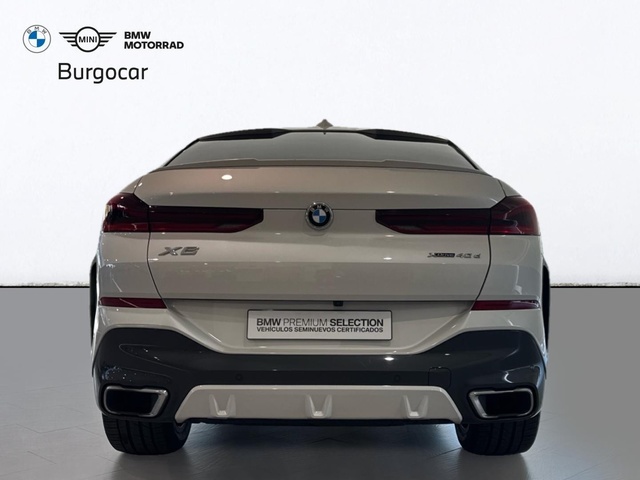 BMW X6 xDrive40d color Blanco. Año 2021. 250KW(340CV). Diésel. En concesionario Burgocar (Bmw y Mini) de Burgos