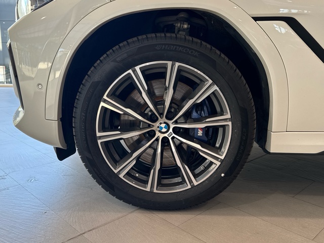 BMW X6 xDrive40d color Blanco. Año 2021. 250KW(340CV). Diésel. En concesionario Burgocar (Bmw y Mini) de Burgos