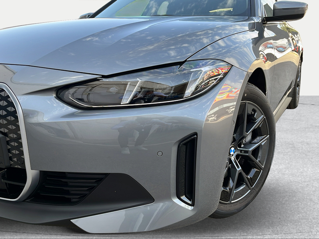 BMW i4 eDrive35 color Gris. Año 2025. 210KW(286CV). Eléctrico. En concesionario Ilbira Motor | Granada de Granada