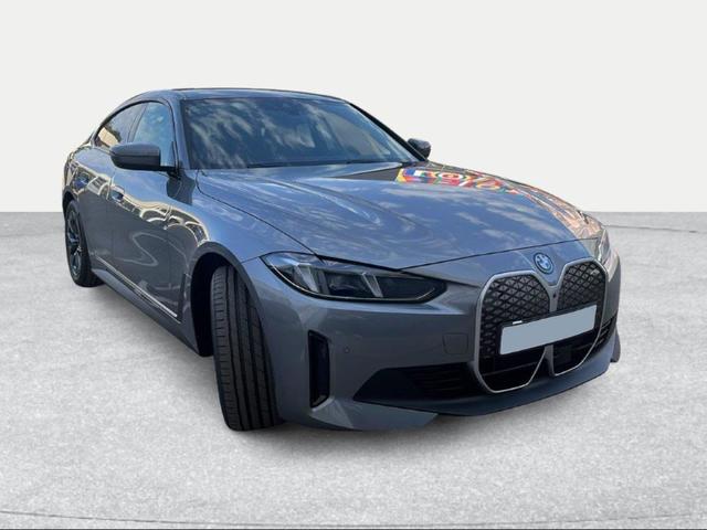BMW i4 eDrive35 color Gris. Año 2025. 210KW(286CV). Eléctrico. En concesionario Ilbira Motor | Granada de Granada