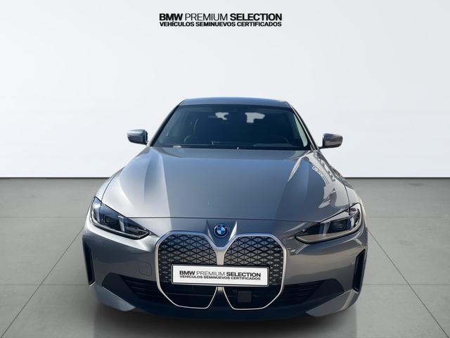 BMW i4 eDrive40 color Gris. Año 2025. 250KW(340CV). Eléctrico. En concesionario Automotor Premium Velázquez - Málaga de Málaga