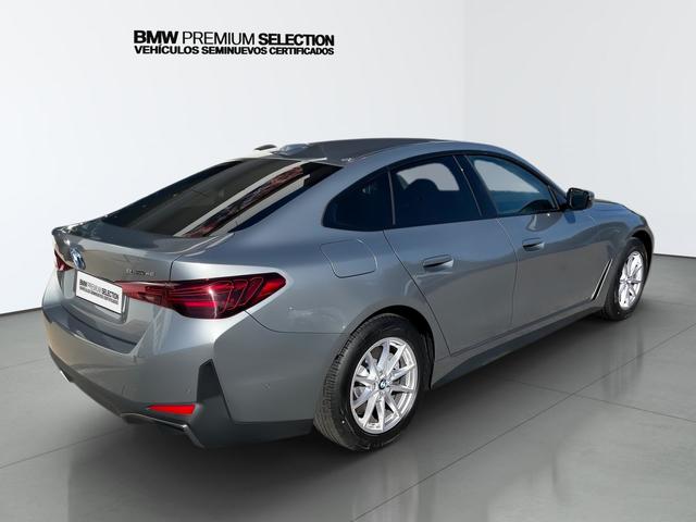 BMW i4 eDrive40 color Gris. Año 2025. 250KW(340CV). Eléctrico. En concesionario Automotor Premium Velázquez - Málaga de Málaga