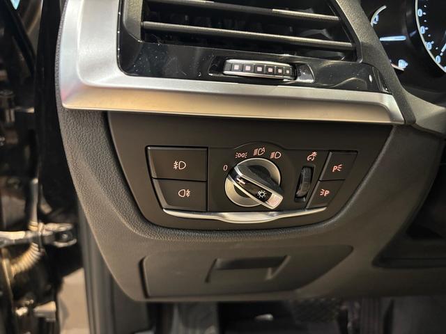 BMW X4 xDrive20i color Negro. Año 2020. 135KW(184CV). Gasolina. En concesionario Automotor Costa, S.L.U. de Almería