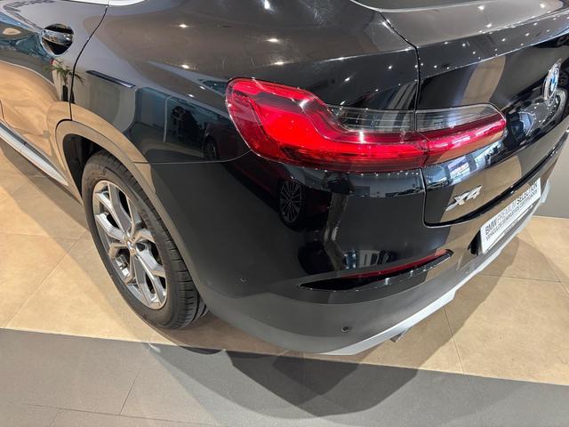BMW X4 xDrive20i color Negro. Año 2020. 135KW(184CV). Gasolina. En concesionario Automotor Costa, S.L.U. de Almería
