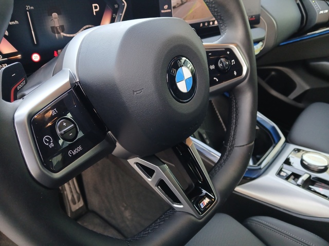 BMW X3 xDrive20d color Gris. Año 2024. 145KW(197CV). Diésel. En concesionario GANDIA Automoviles Fersan, S.A. de Valencia