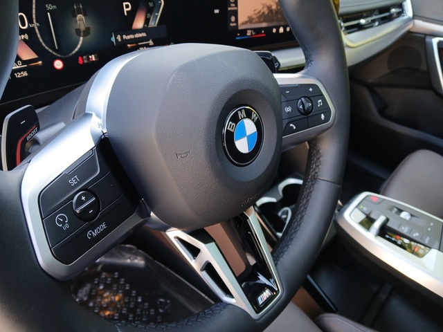 BMW X1 sDrive20d color Gris Plata. Año 2024. 120KW(163CV). Diésel. En concesionario GANDIA Automoviles Fersan, S.A. de Valencia