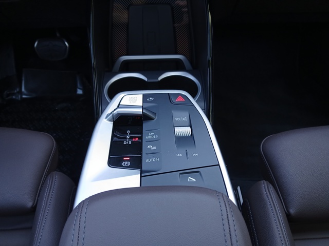 BMW X1 sDrive20d color Gris Plata. Año 2024. 120KW(163CV). Diésel. En concesionario GANDIA Automoviles Fersan, S.A. de Valencia