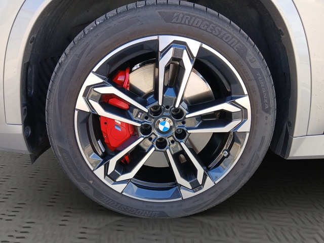 BMW X1 sDrive20d color Gris Plata. Año 2024. 120KW(163CV). Diésel. En concesionario GANDIA Automoviles Fersan, S.A. de Valencia
