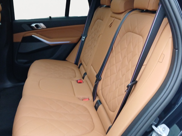 BMW X5 xDrive50e color Negro. Año 2024. 360KW(489CV). Híbrido Electro/Gasolina. En concesionario ALZIRA Automoviles Fersan, S.A. de Valencia