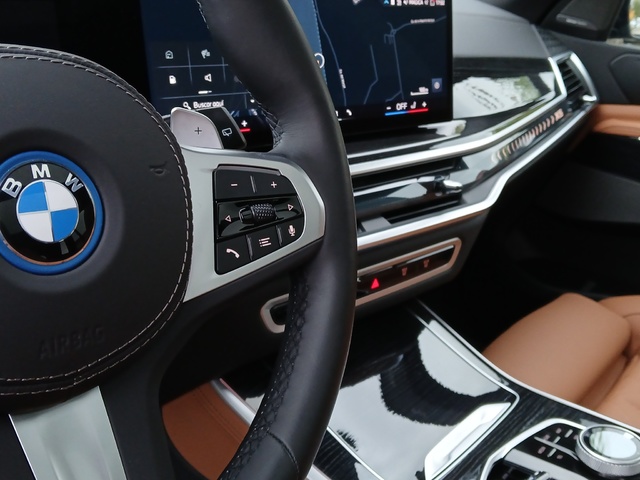 BMW X5 xDrive50e color Negro. Año 2024. 360KW(489CV). Híbrido Electro/Gasolina. En concesionario ALZIRA Automoviles Fersan, S.A. de Valencia