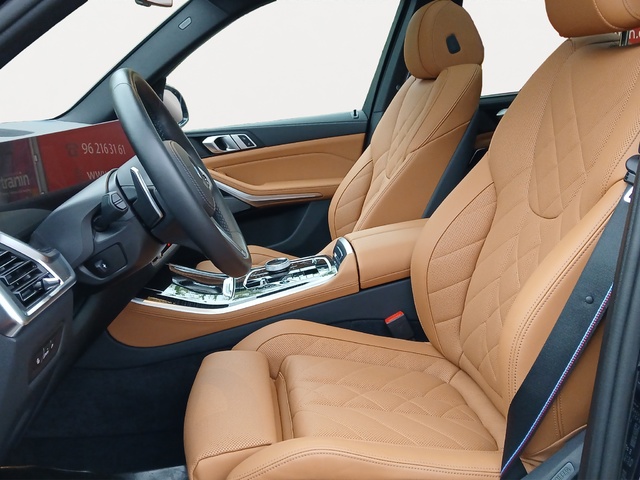 BMW X5 xDrive50e color Negro. Año 2024. 360KW(489CV). Híbrido Electro/Gasolina. En concesionario ALZIRA Automoviles Fersan, S.A. de Valencia