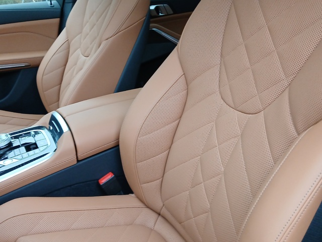 BMW X5 xDrive50e color Negro. Año 2024. 360KW(489CV). Híbrido Electro/Gasolina. En concesionario ALZIRA Automoviles Fersan, S.A. de Valencia