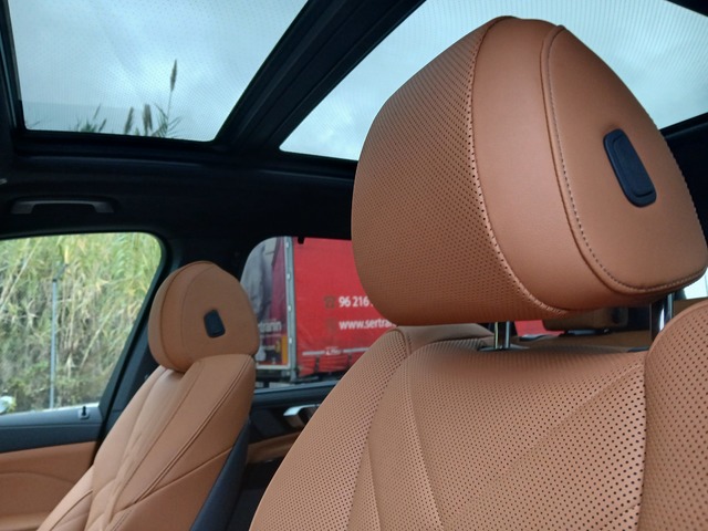 BMW X5 xDrive50e color Negro. Año 2024. 360KW(489CV). Híbrido Electro/Gasolina. En concesionario ALZIRA Automoviles Fersan, S.A. de Valencia