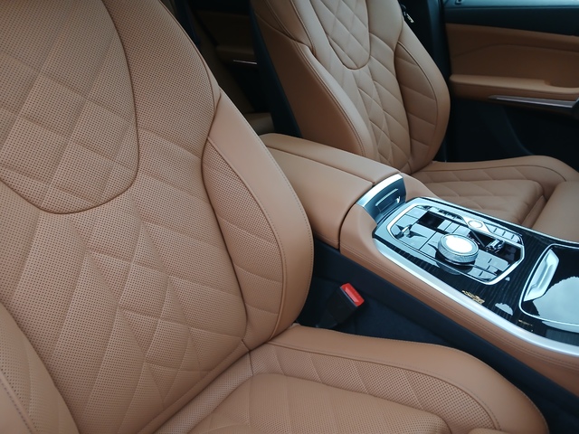 BMW X5 xDrive50e color Negro. Año 2024. 360KW(489CV). Híbrido Electro/Gasolina. En concesionario ALZIRA Automoviles Fersan, S.A. de Valencia