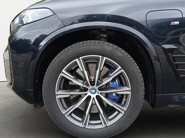 BMW X5 xDrive50e color Negro. Año 2024. 360KW(489CV). Híbrido Electro/Gasolina. En concesionario ALZIRA Automoviles Fersan, S.A. de Valencia