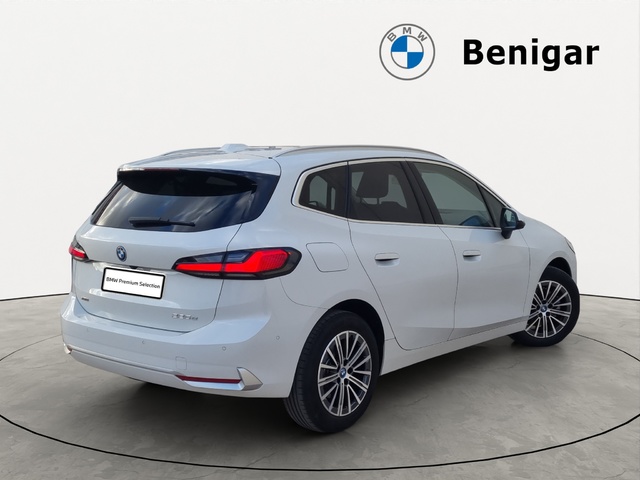 BMW Serie 2 225e Active Tourer color Blanco. Año 2024. 180KW(245CV). Híbrido Electro/Gasolina. En concesionario FINESTRAT Automoviles Fersan, S.A. de Alicante