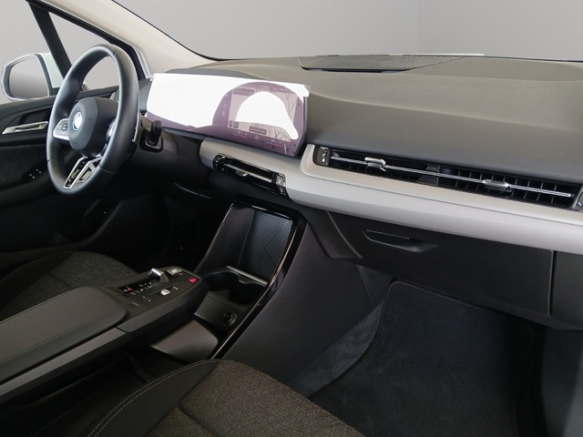 BMW Serie 2 225e Active Tourer color Blanco. Año 2024. 180KW(245CV). Híbrido Electro/Gasolina. En concesionario FINESTRAT Automoviles Fersan, S.A. de Alicante