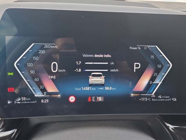 BMW Serie 2 225e Active Tourer color Blanco. Año 2024. 180KW(245CV). Híbrido Electro/Gasolina. En concesionario FINESTRAT Automoviles Fersan, S.A. de Alicante