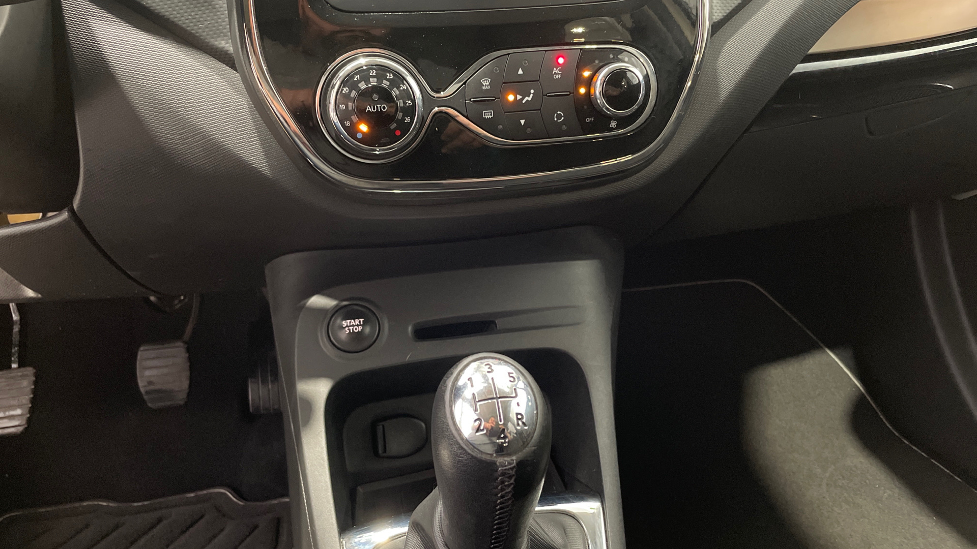 Renault Captur TCe 90 - 16