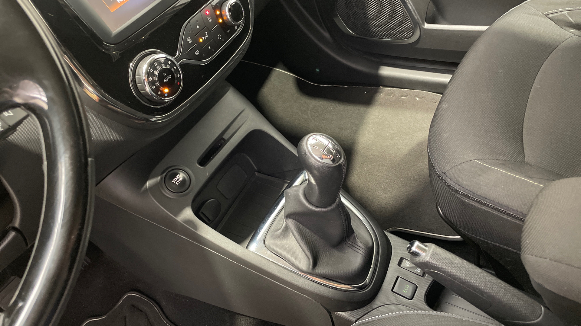 Renault Captur TCe 90 - 17