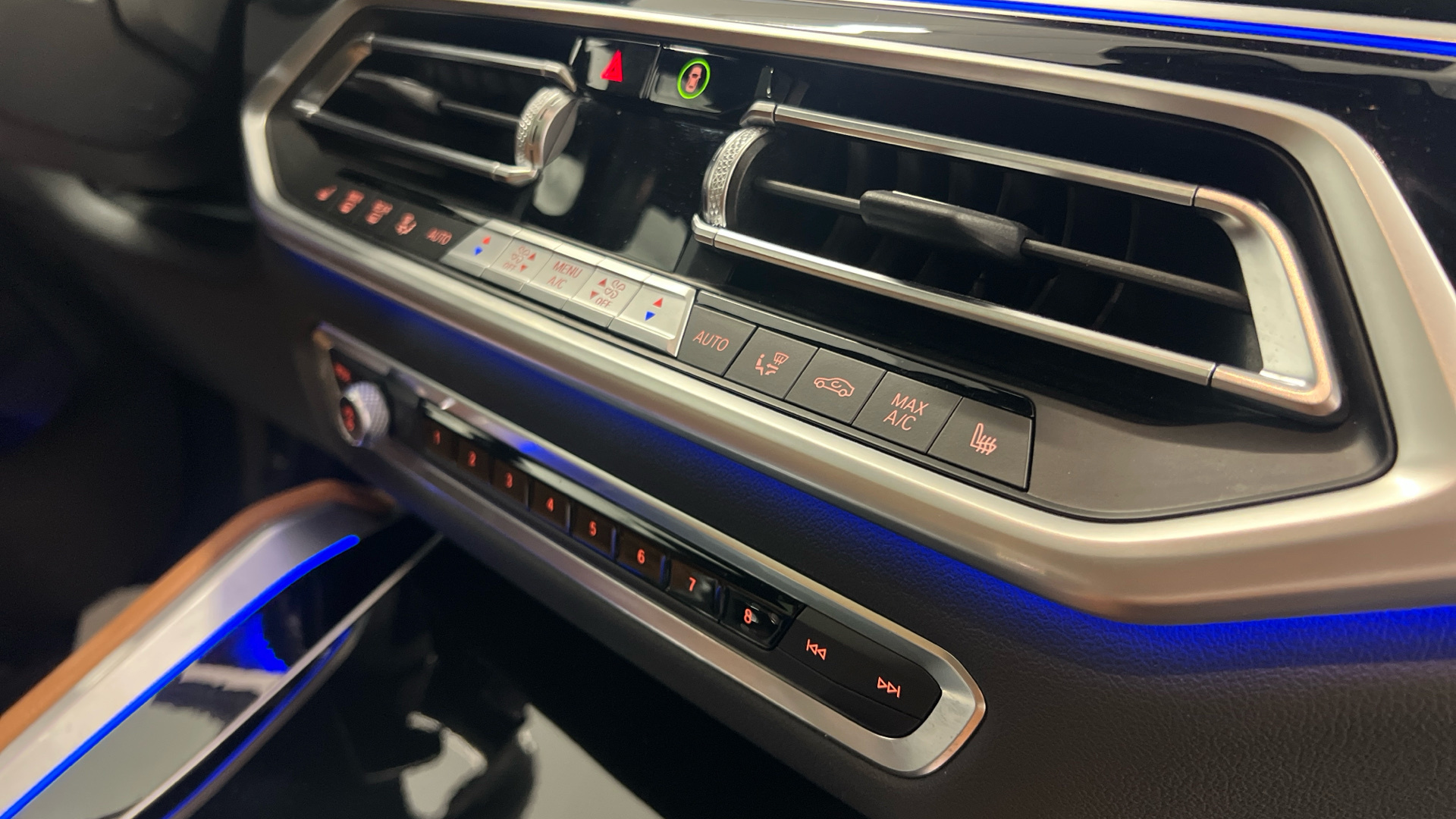 BMW X6 xDrive40d - 27