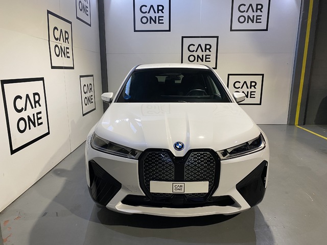 BMW iX xDrive40 240 kW (326 CV)