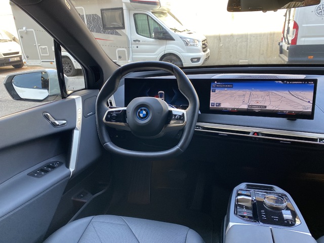 BMW iX xDrive40 240 kW (326 CV)