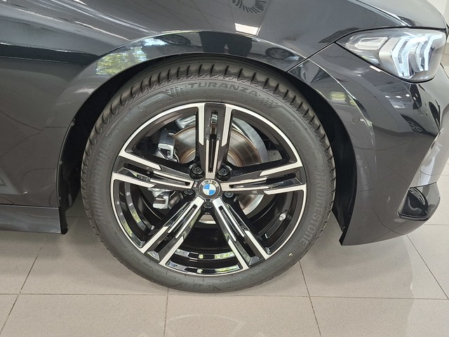 BMW Serie 3 318d color Negro. Año 2024. 110KW(150CV). Diésel. En concesionario Automoviles Bertolin, S.L. de Valencia