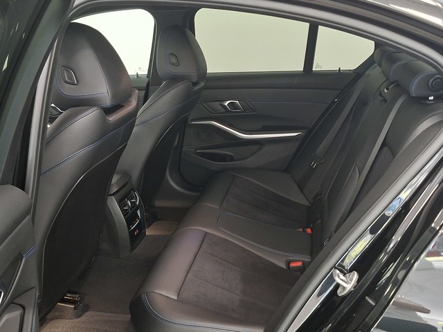 BMW Serie 3 318d color Negro. Año 2024. 110KW(150CV). Diésel. En concesionario Automoviles Bertolin, S.L. de Valencia
