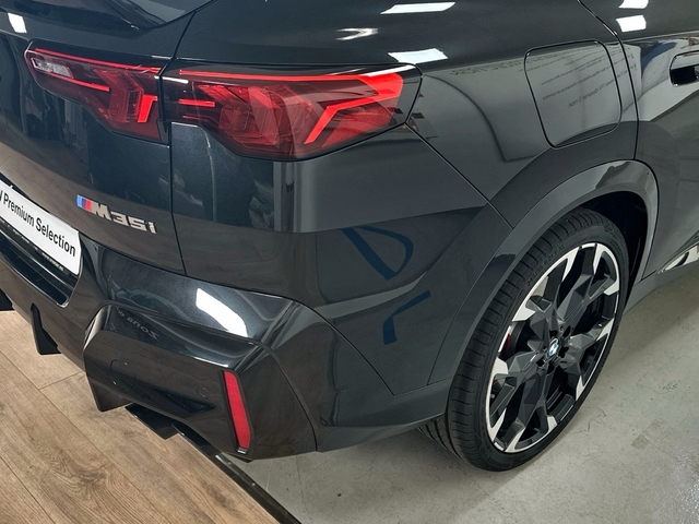 BMW X2 M35i color Negro. Año 2025. 221KW(300CV). Gasolina. En concesionario Triocar Gijón (Bmw y Mini) de Asturias