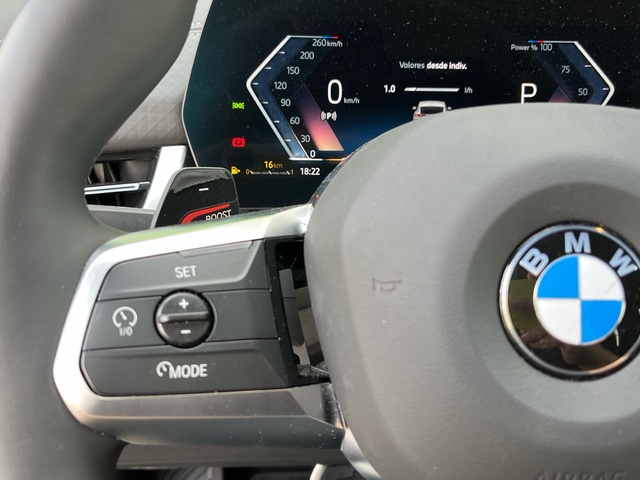 BMW X2 sDrive18d color Gris. Año 2024. 110KW(150CV). Diésel. En concesionario Celtamotor Vigo de Pontevedra