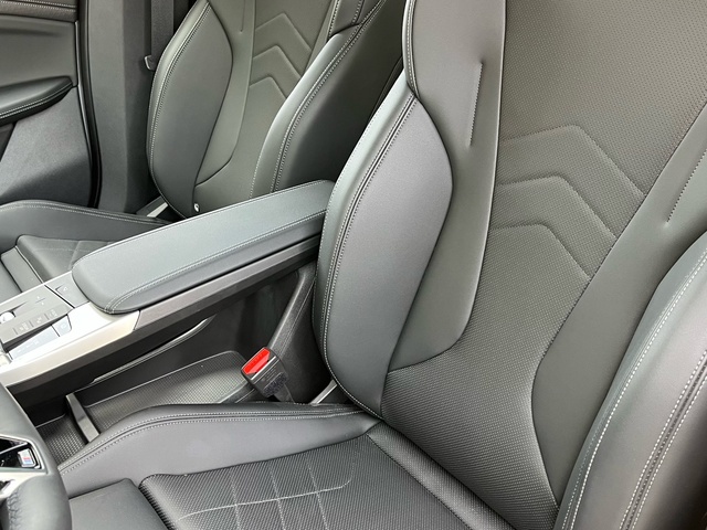 BMW X2 sDrive18d color Gris. Año 2024. 110KW(150CV). Diésel. En concesionario Celtamotor Vigo de Pontevedra
