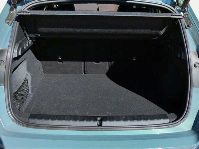 BMW iX1 xDrive30 color Verde. Año 2025. 230KW(313CV). Eléctrico. En concesionario San Rafael Motor, S.L. de Córdoba