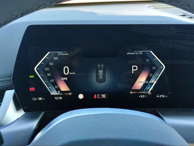 BMW iX1 xDrive30 color Verde. Año 2025. 230KW(313CV). Eléctrico. En concesionario San Rafael Motor, S.L. de Córdoba