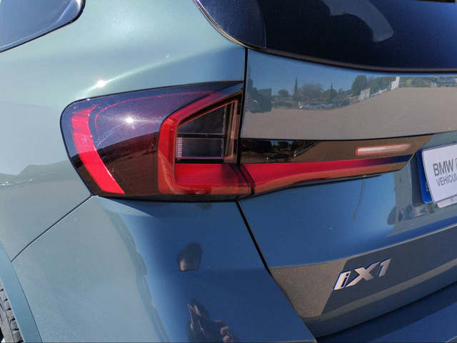 BMW iX1 xDrive30 color Verde. Año 2025. 230KW(313CV). Eléctrico. En concesionario San Rafael Motor, S.L. de Córdoba