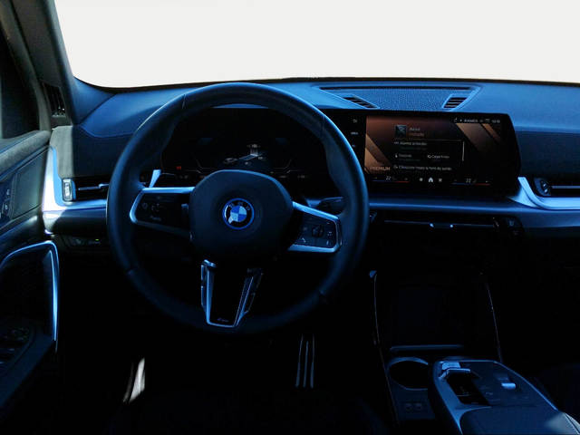 BMW iX2 eDrive20 color Gris. Año 2025. 150KW(204CV). Eléctrico. En concesionario San Rafael Motor, S.L. de Córdoba