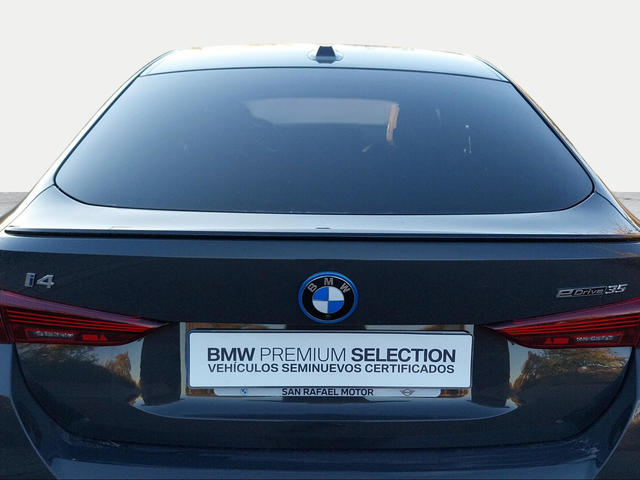 BMW i4 eDrive35 color Gris. Año 2025. 210KW(286CV). Eléctrico. En concesionario San Rafael Motor, S.L. de Córdoba