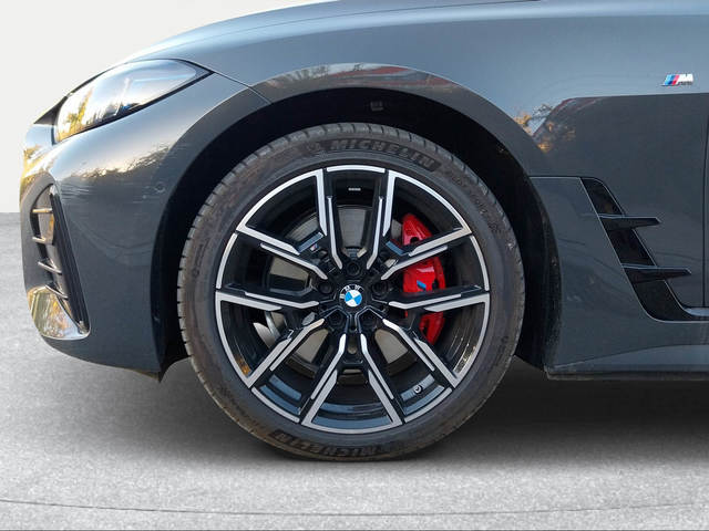 BMW i4 eDrive35 color Gris. Año 2025. 210KW(286CV). Eléctrico. En concesionario San Rafael Motor, S.L. de Córdoba